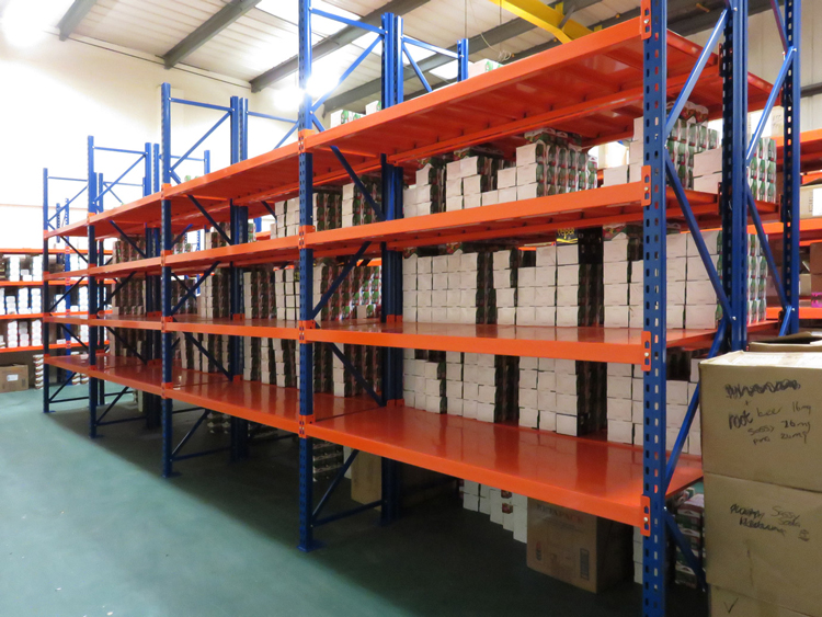 Heavy duty industrial longspan shelves