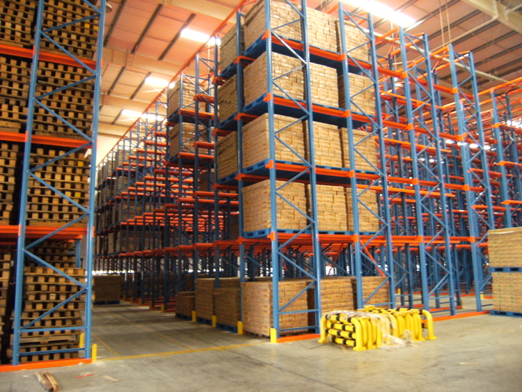 Advantages of drive in pallet racking