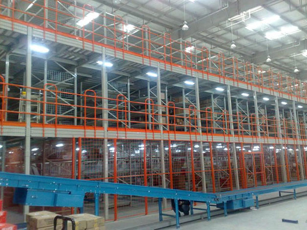 Mezzanine floor rack: a space saving solution for warehouses storage